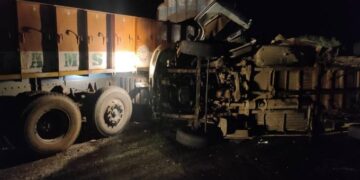 Fourteen killed, 4 injured as mini bus hits lorry in Andhra Pradesh