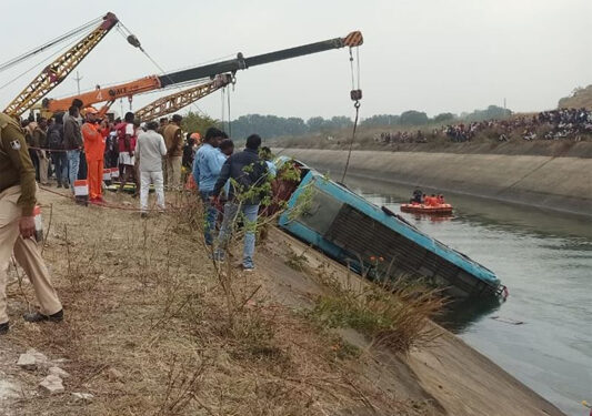 MP bus mishap: 7 women among 18 bodies found, 20 people missing