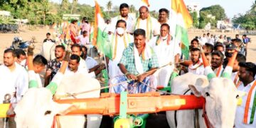 Narayanasamy flays fuel price hikes, takes out bullock cart rally