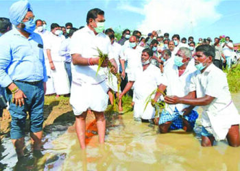 To reap rich poll harvest, EPS writes off Rs 12,110 cr farm loan, outwits DMK