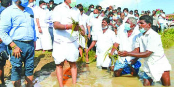 To reap rich poll harvest, EPS writes off Rs 12,110 cr farm loan, outwits DMK