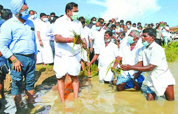 To reap rich poll harvest, EPS writes off Rs 12,110 cr farm loan, outwits DMK