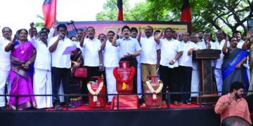 DMK stages protests in TN seeking rollback of hike in fuel prices