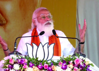 Modi targets Rahul over his “north-south” remarks, lashes out at Narayanasamy