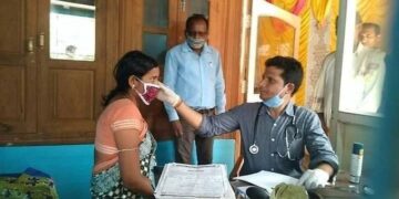 Odisha doctor does a Superstar ‘Sivaji’, opens ‘One Rupee’ clinic for poor people