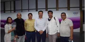 Stove Kraft CMD Rajendra Gandhi pays obeisance at Shankheshwar Parshvanath Derasar in Gujarat