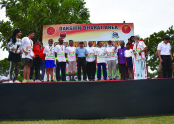 People from all walks of life including war veterans takes part in Swarnim Vijay Run