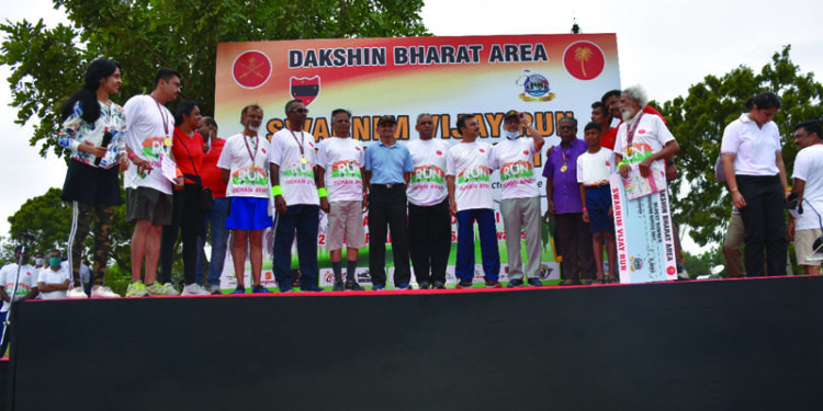 People from all walks of life including war veterans takes part in Swarnim Vijay Run