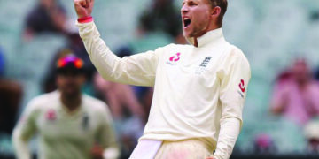 England defeats India by 227 runs to take a 1-0 lead in the four-match Test series