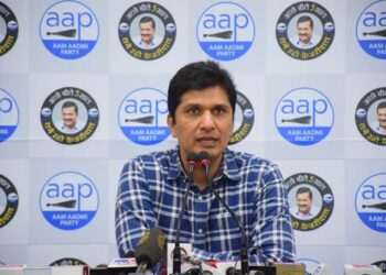 Kejriwal to hold roadshow in Surat after AAP’s gains in civic body polls