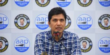 Kejriwal to hold roadshow in Surat after AAP’s gains in civic body polls