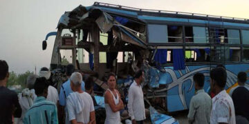 Two killed, 5 injured bus rams into parked truck in Tapi dist