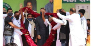 Host farmers at your house like you treated Obama, repeal agri laws: Owaisi to PM