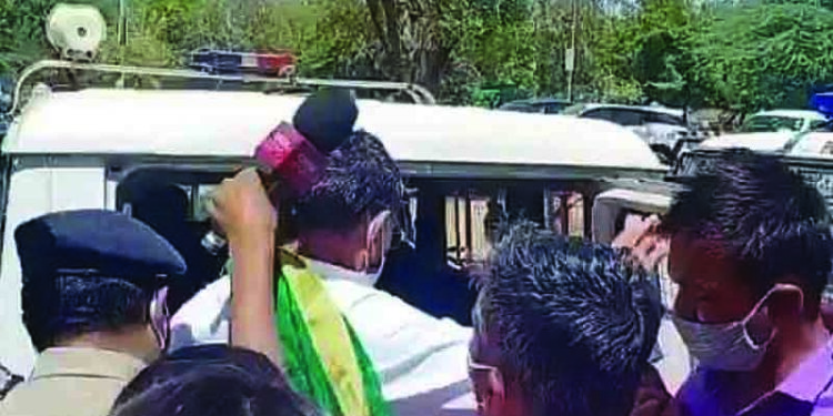 8 farm group leaders held for COVID-19 norm violations in Ahmedabad