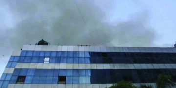 Major fire breaks out in Corona care hospital; 2 casualties reported