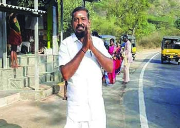 Voter awareness against freebie culture: Journalist-Independent promises trip to moon, helicopters and snow mountain in Madurai