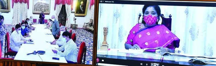 Telangana Governor emphasises better marketing of tribal products