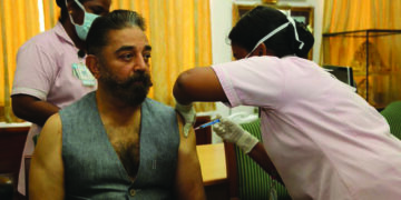Haasan receives first dose of COVID-19 vaccine at SRMC