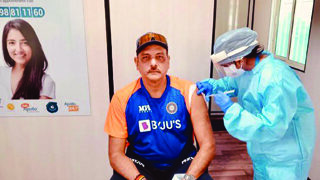 Ravi Shastri receives first dose of COVID-19 vaccine in Ahmedabad