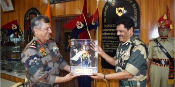 Lt Gen PS Minhas, GOC, Konark Corps visits HQs of Rajasthan Frontier, BSF at Jodhpur