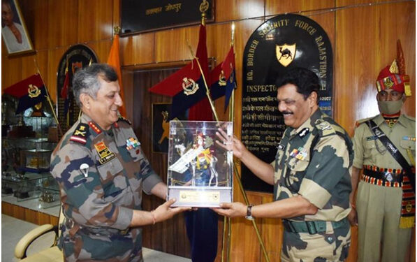 Lt Gen PS Minhas, GOC, Konark Corps visits HQs of Rajasthan Frontier, BSF at Jodhpur