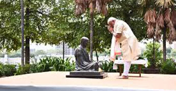 Sabarmati Ashram presents PM copy of Gandhi’s speech about need to make India ‘Atmanirbhar’