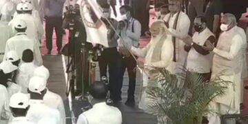 PM launches ‘Azadi Ka Amrut Mahotsav’, flags off Dandi march from Sabarmati Ashram