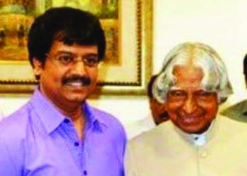 Actor Vivekh suffers cardiac arrest, put on ECMO