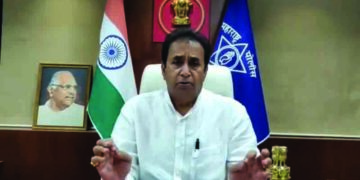 Maha home minister quits after HC orders CBI probe against him