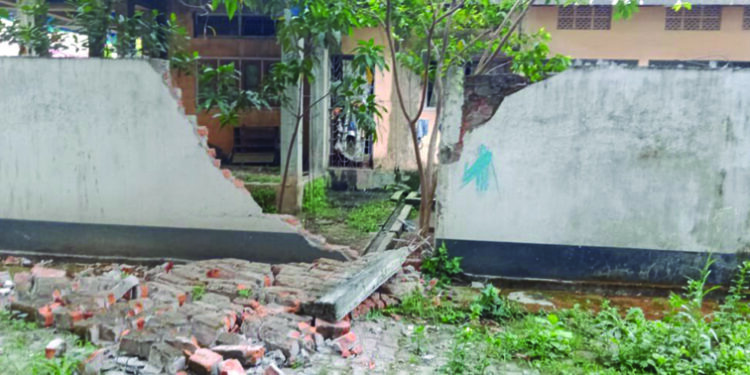 Earthquake of 6.7 magnitude jolt at Sonitpur, tremors felt in Bengal, Northeast; PM, HM assures all support