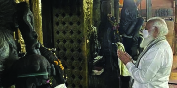 PM Modi offers prayers at Madurai Meenakshi Amman temple