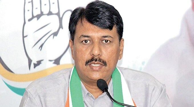 Oxygen shortage killed more people in Gujarat in 3 days than coronavirus infection: Cong