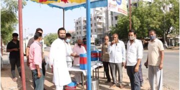 Sarathy Foundation distributes ayurvedic concoction in Ahmedabad
