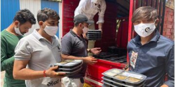 Surat-based HRK Help Charitable Trust offers free tiffin service to 300 people