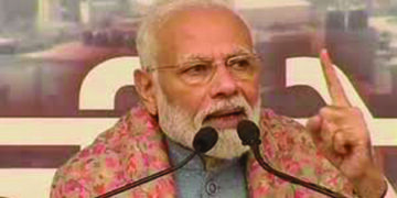 PM tells vaccine manufacturers to scale up production capacity; Govt will provide all possible help 
