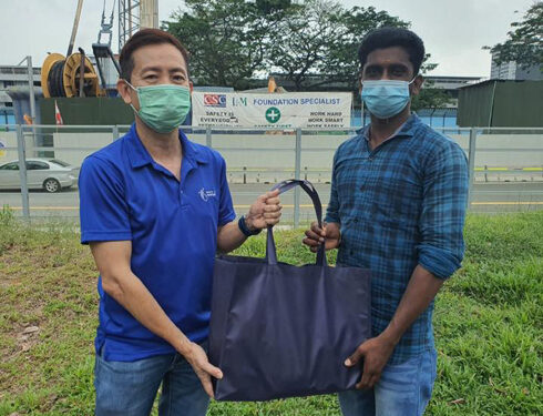 Tamil youth wins hearts online for helping visually-impaired man in Singapore