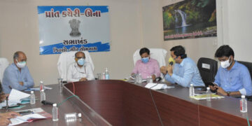 Day 2: Central govt team visits 2 Gujarat dists to assess damages caused by Cyclone Tauktae