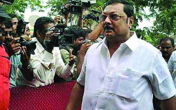 Ahead of coronation Alagiri greets brother Stalin