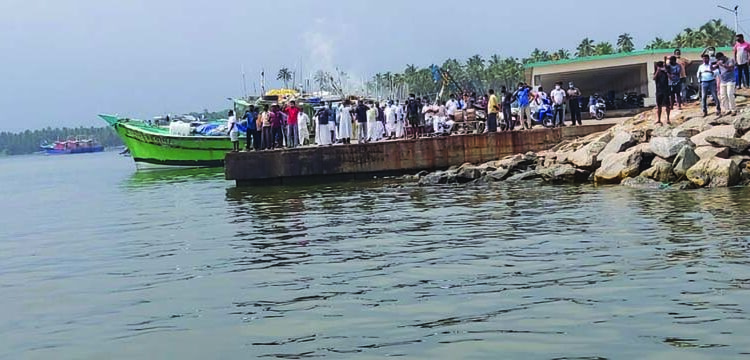ICG brings missing boat Mercedes and its 11 fishermen to home port Thengapattanam