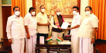 DMK chief Stalin meets TN Governor to stake claim to form govt