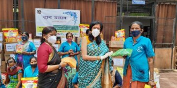 Daan Utsav: Army families reach out to slum dwellers & sanitation workers in Ahmedabad