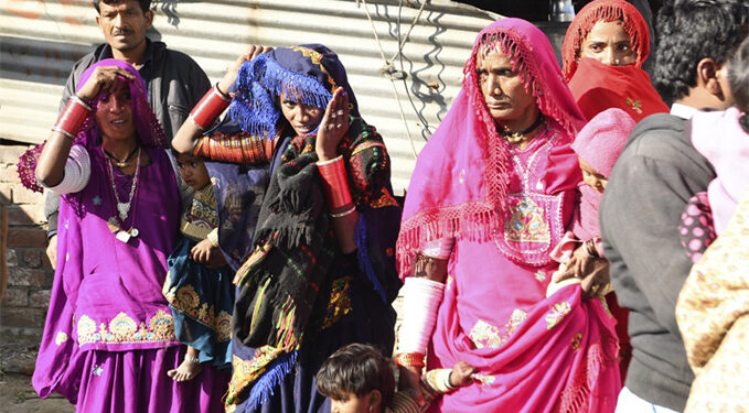 MHA invites forms for Indian citizenship from non-Muslim refugees from Afghan, Pak, Bangladesh residing in 13 dists of Gujarat & 4 other states