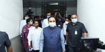COVID-19: New cases, casualties continue to dip in Gujarat