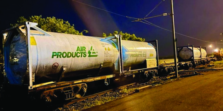 S Railway delivers over 3,900 metric tonnes of LMO to TN