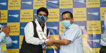 Gujarat is suffering because of friendship and alliance between BJP and Congress: Kejriwal