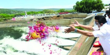 Farmer-friendly CM opens Mettur dam gates, 3K cusecs of water released for irrigation