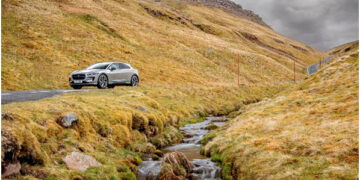 Jaguar I-Pace completes Everesting Challenge on a single charge with Olympic cycling ace at wheel