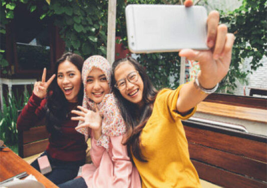 To stop accidents in tourist spots, Dang dist makes clicking selfies a criminal offence