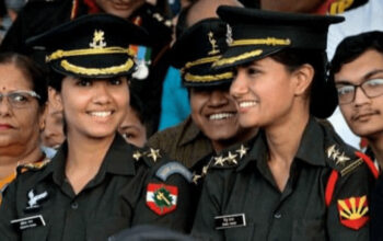 Two woman Army officers selected to train as combat pilots