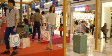 Law & consumer: Retailer charges Rs 10 for carry bag, court orders it to pay Rs 1,500 to customer